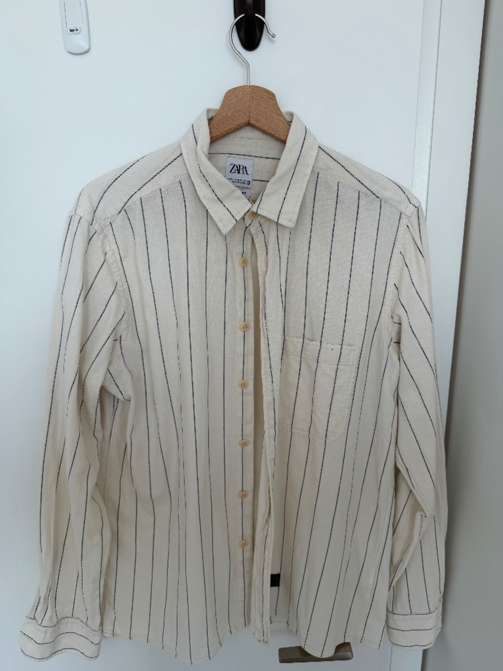 Zara Relaxed Fit Cream Striped Button-Up Shirt Size M
